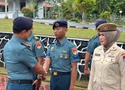 Danlanal Dabo Singkep Pimpin Upacara Kenaikan Pangkat Personel Lanal Dabo Singkep di Tengah Guyuran Hujan