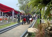 Dandenpom Divif 1 Kostrad Pimpin Upacara Pemakaman Ibu Wapres ke-4 di TMP Kalibata